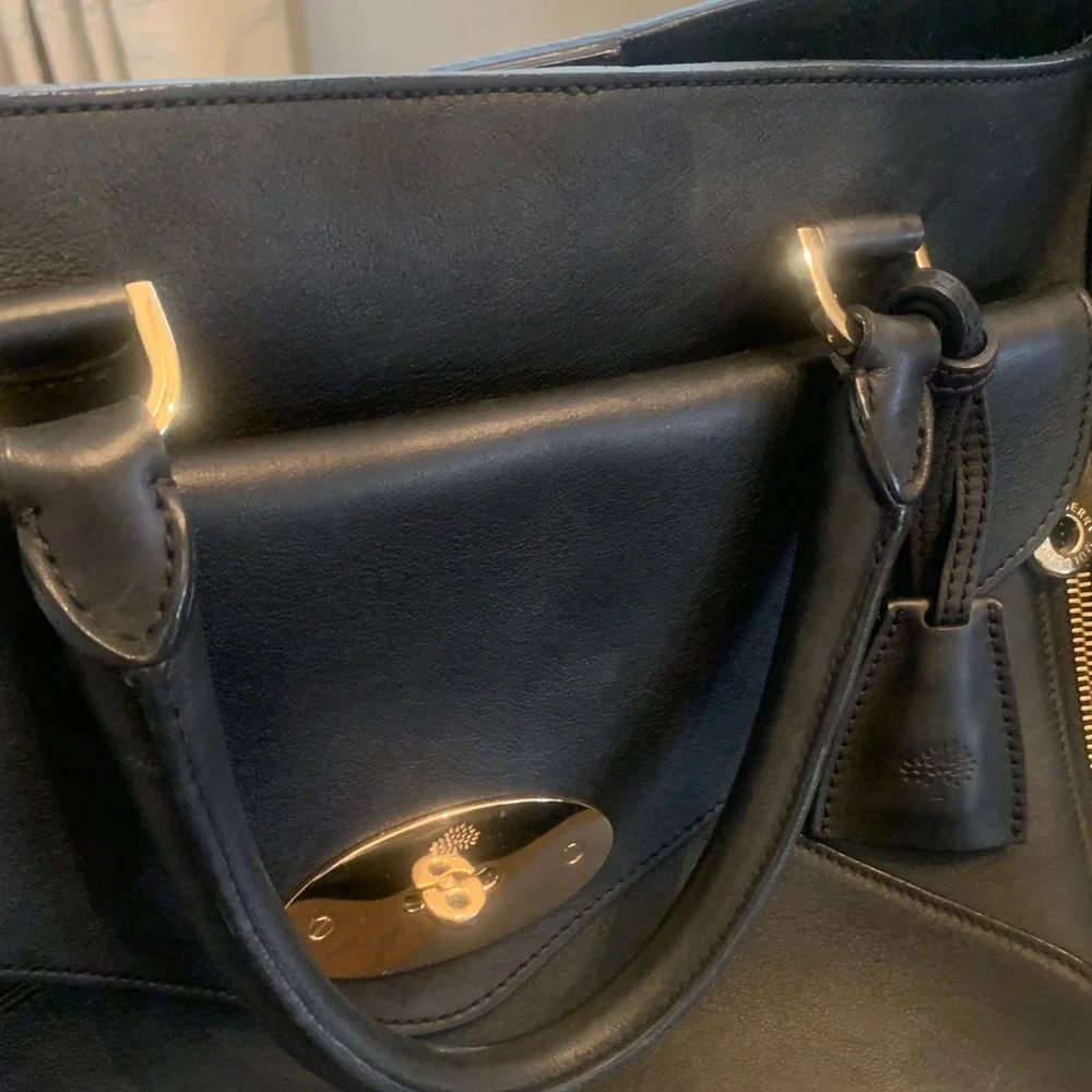 Mulberry Willow tote with zip out clutch - Picture 3 of 8